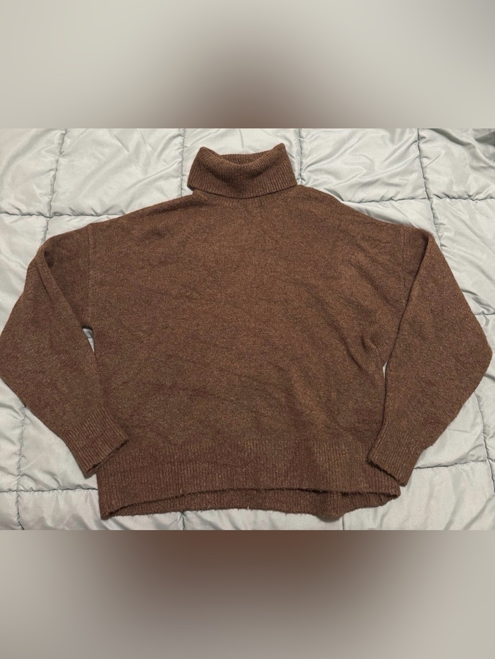 H&M Brown Women's Turtleneck Sweater - Relaxed Knit